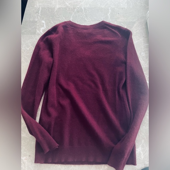 100% Cashmere Burgundy Charter Club Red V-Neck Sweater - Picture 10 of 13